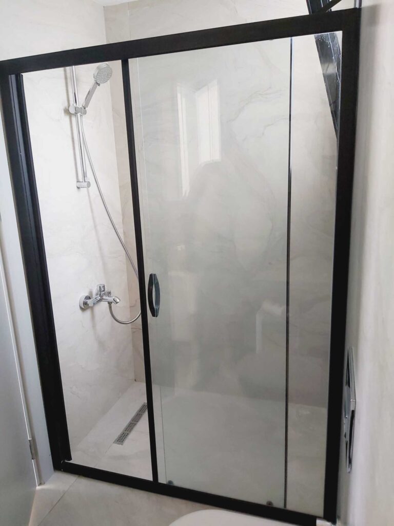 2nd Double Bedroom ensuite bathr